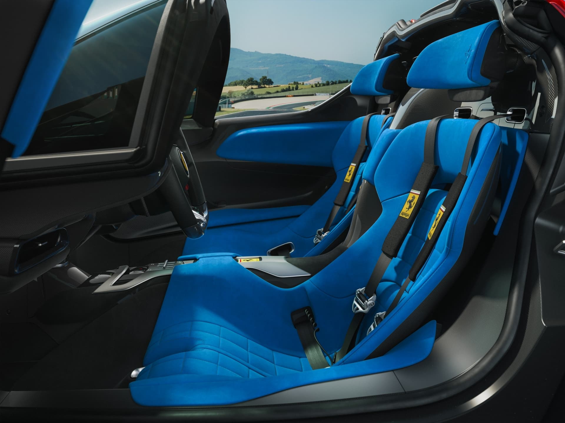 Ferari Daytona Sp3 2021 07