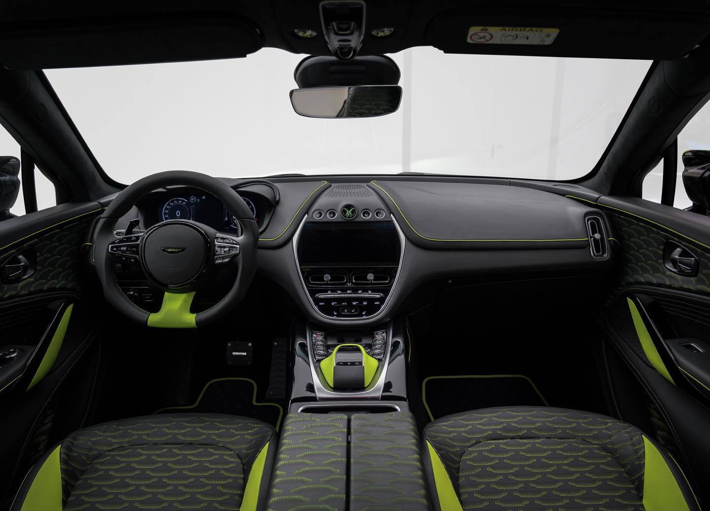 Mansory Aston Martin Dbx 11