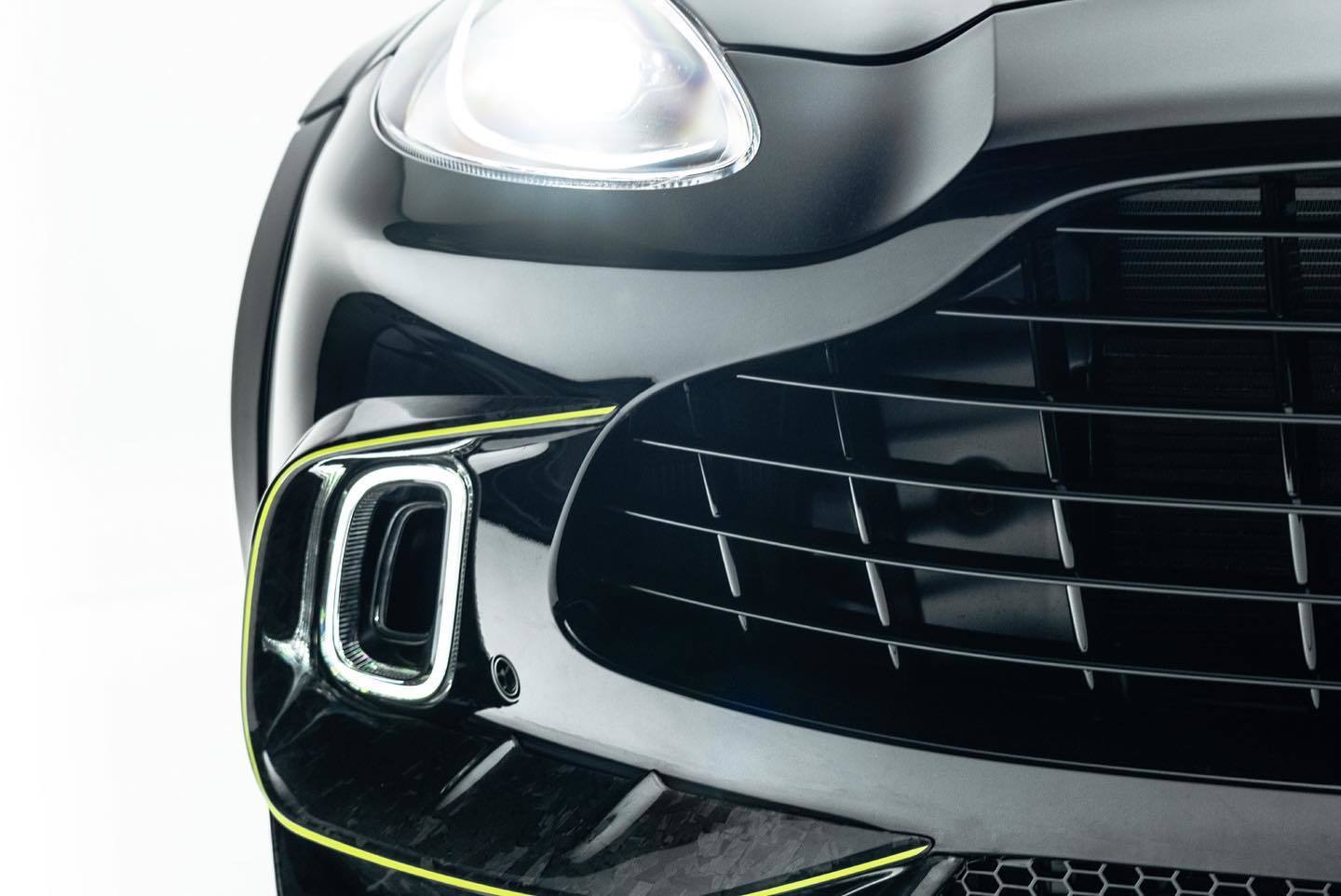 Mansory Aston Martin Dbx 3