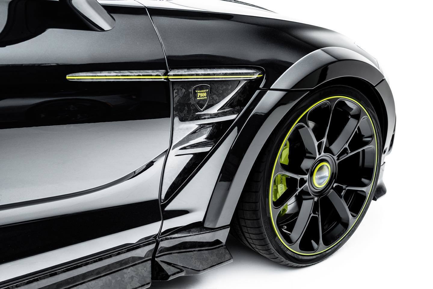 Mansory Aston Martin Dbx 4