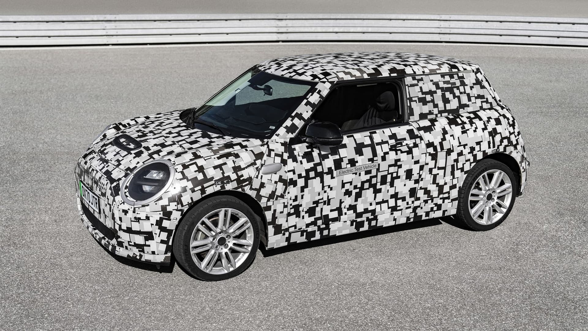 Mini 2023 02