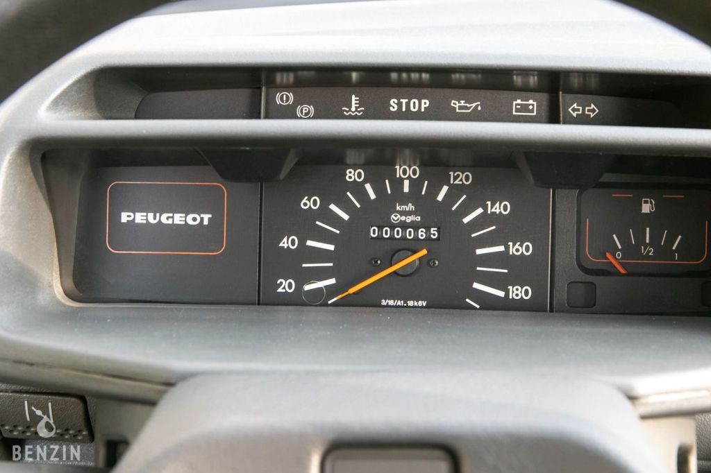 peugeot-205-subasta-stile-5-619fcc970b174-1024x682.jpg