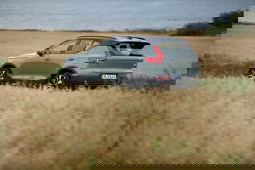 Volvo Xc40 Recharge P8 Awd In Sage Green