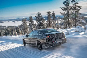 Bmw I7 2022 Camuflado 008