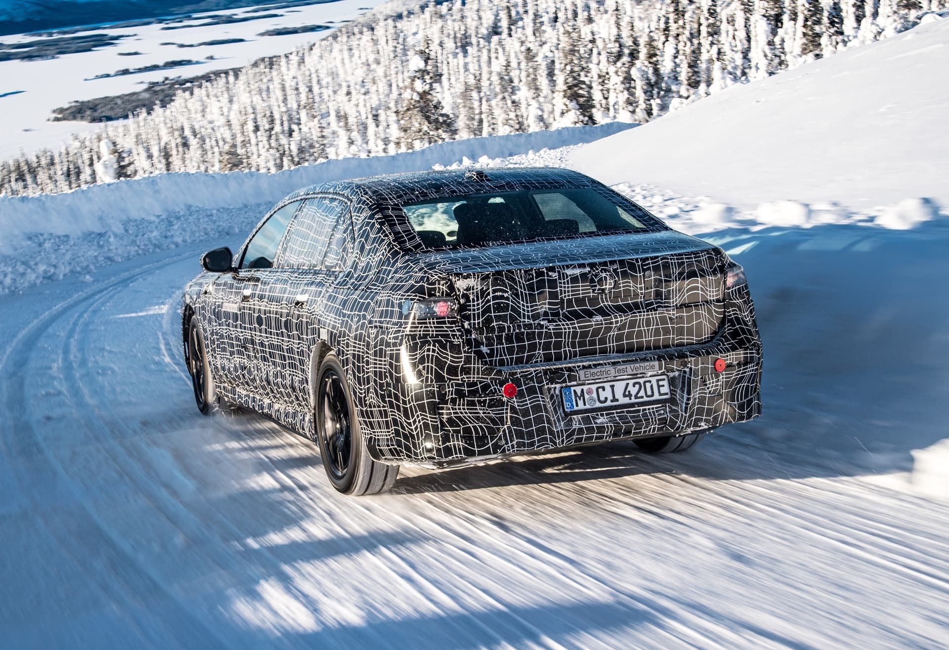 Bmw I7 2022 Camuflado 011