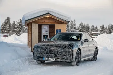 Bmw I7 2022 Camuflado 017