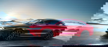 Vista lateral del BYD Han destacando su silueta aerodinámica y llantas deportivas.