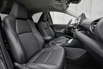 Mazda 2 Hybrid 2022 11 Interior Asientos Plazas Delanteras