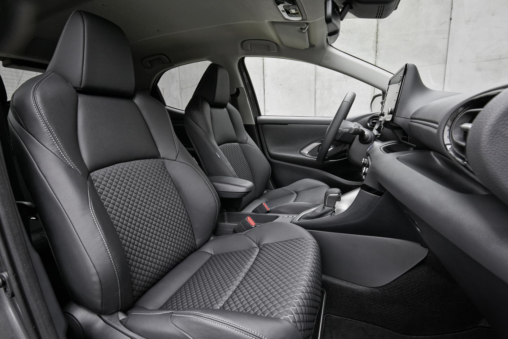 Mazda 2 Hybrid 2022 11 Interior Asientos Plazas Delanteras