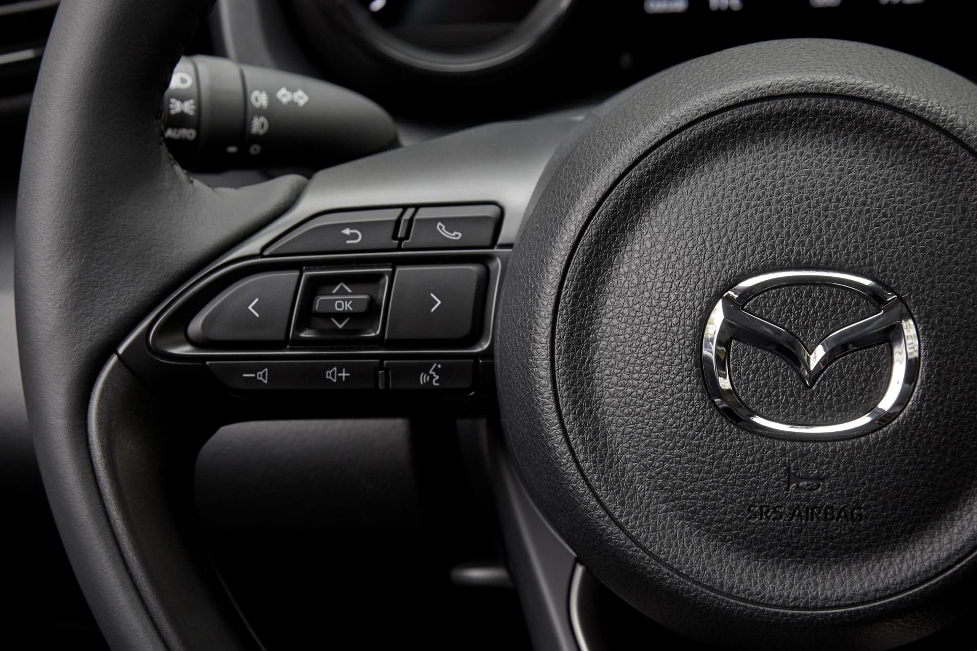 Mazda 2 Hybrid 2022 13 Interior Volante