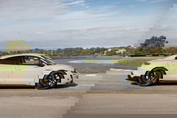 Porsche Taycan Gts 2022 012