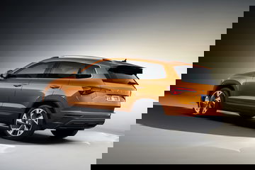 Skoda Karoq 2022 04 Exterior Trasera Naranja
