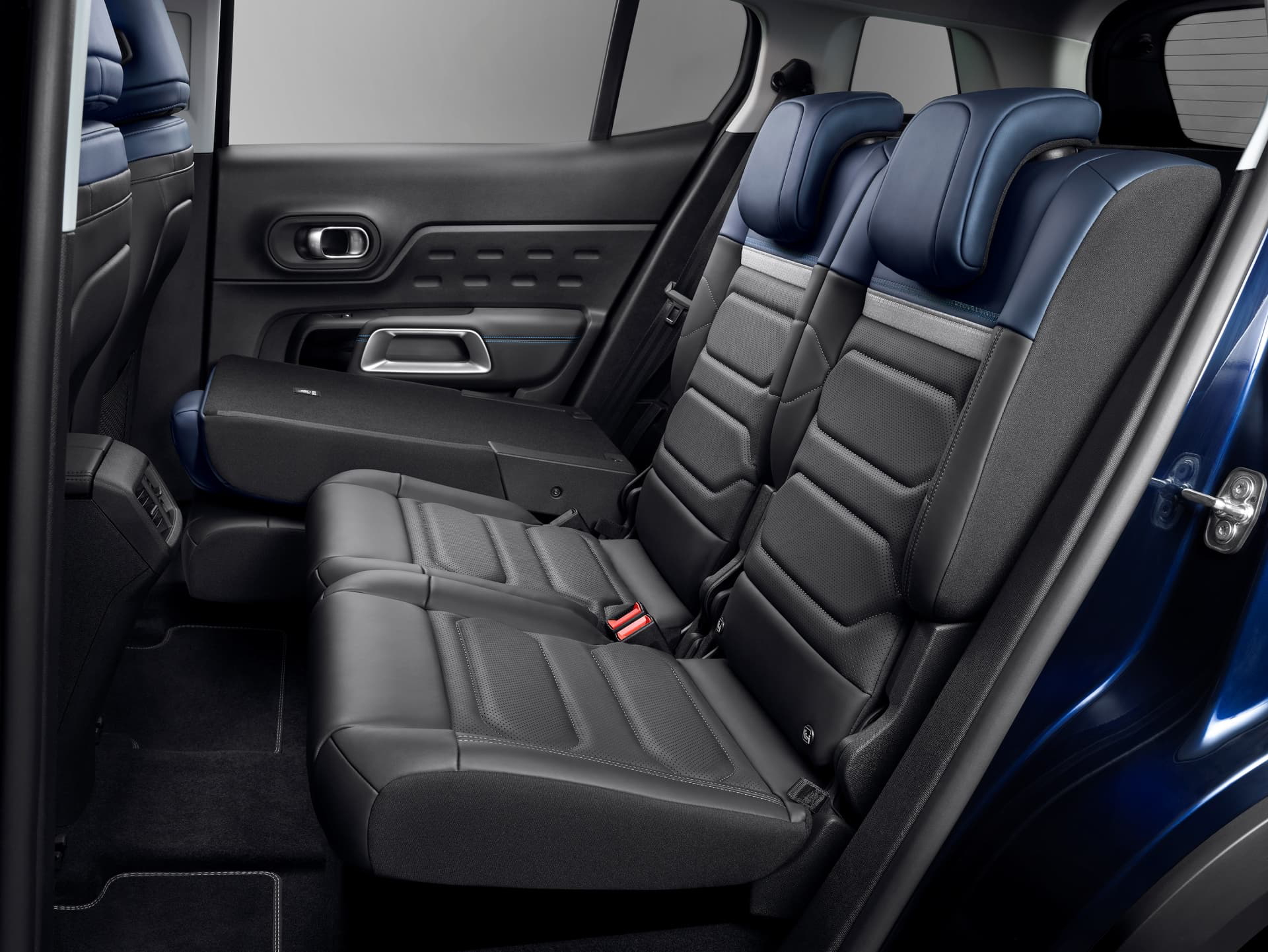 Vista de los lujosos asientos de cuero del Citroën C5 Aircross.