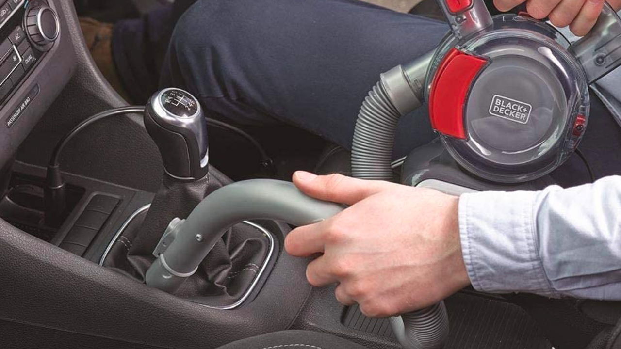 La aspiradora ciclónica de alta potencia de Black and Decker es de lo mejor  que encontrarás para limpiar el coche, y cuesta solo 50 euros | Diariomotor