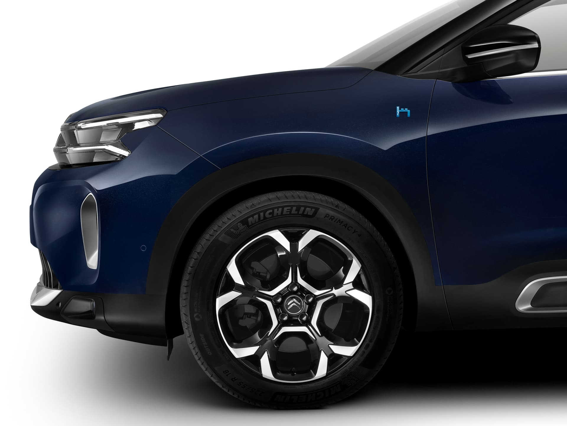 Vista enfocada al imponente faro delantero del Citroën C5 Aircross.