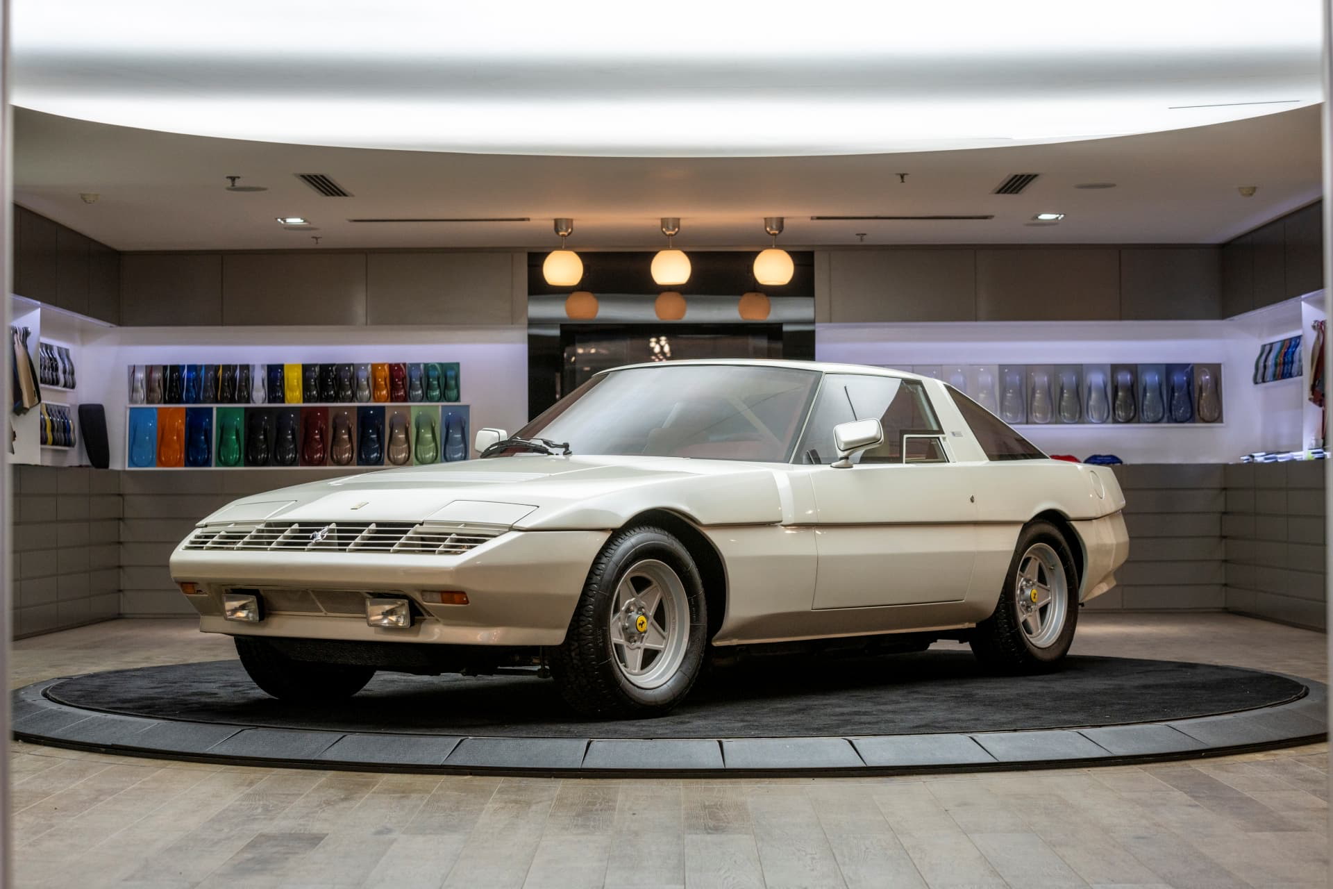 Ferrari Meera S 1983 01