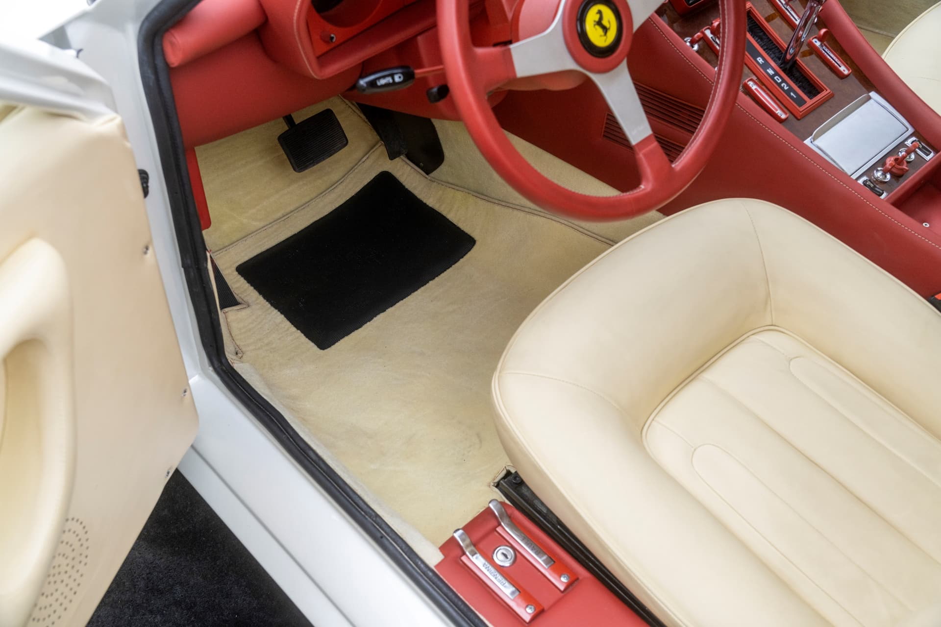 Ferrari Meera S 1983 14