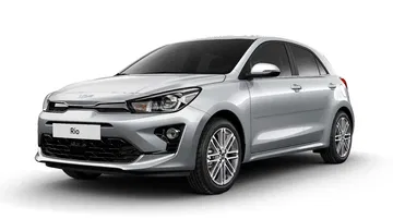Vista donde destaca la parrilla frontal y el diseño lateral del Kia Rio.