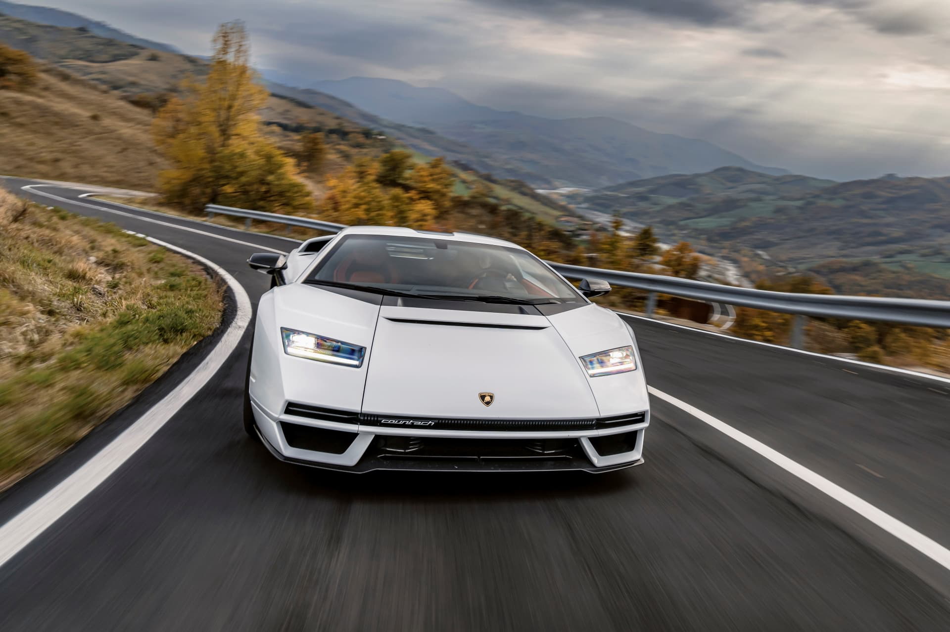 Lamborghini Countach 2022 02