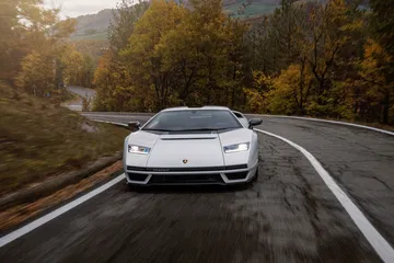Lamborghini Countach 2022 09