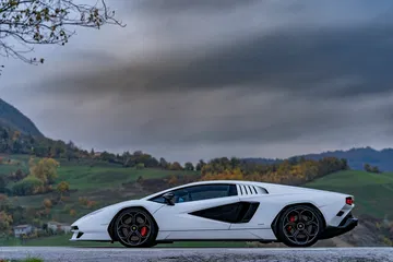 Lamborghini Countach 2022 10