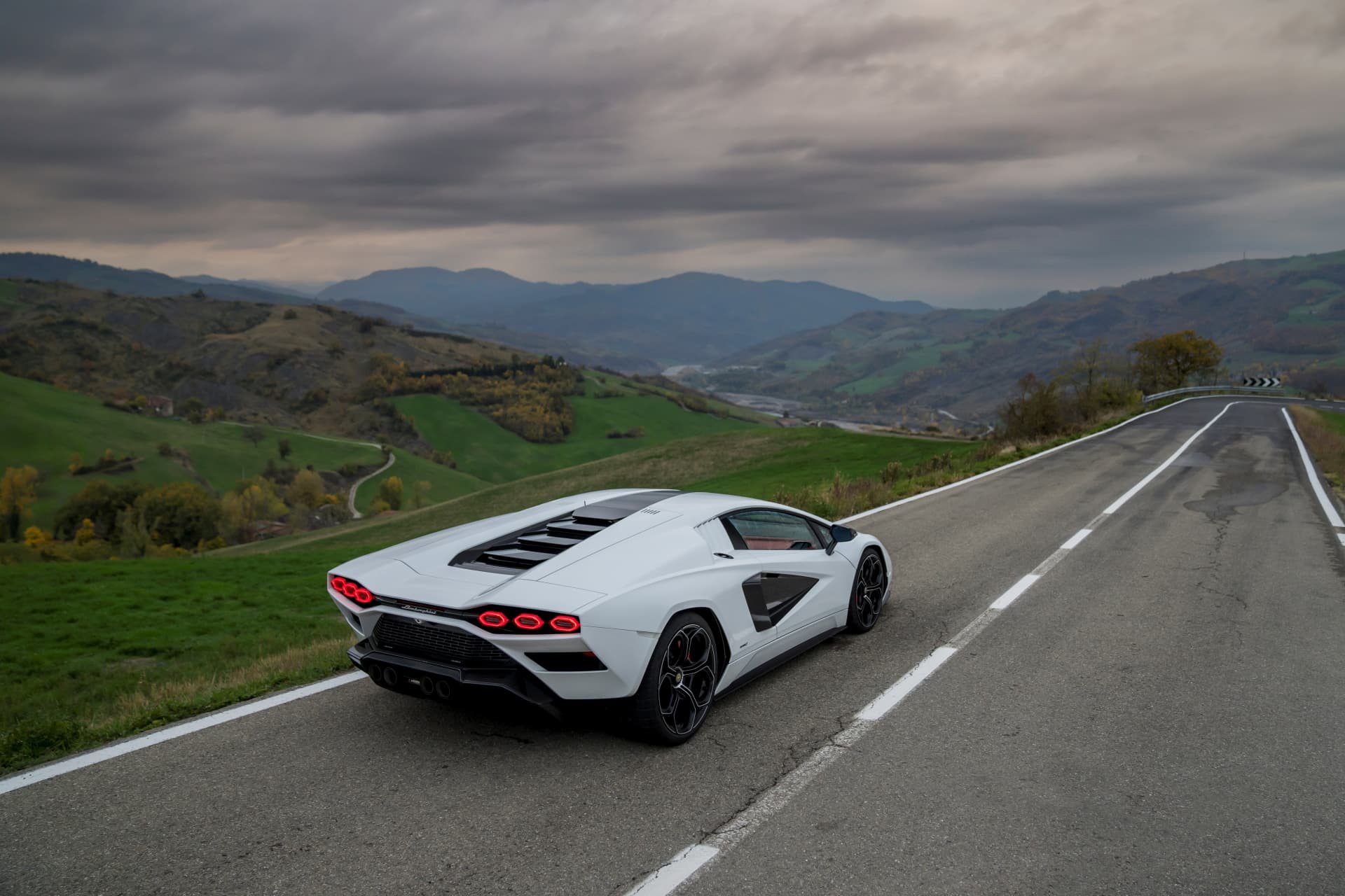 Lamborghini Countach 2022 37