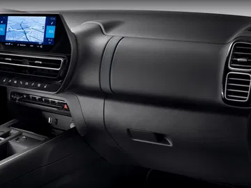 Vista parcial del salpicadero con pantalla táctil y aireadores del C5 Aircross.