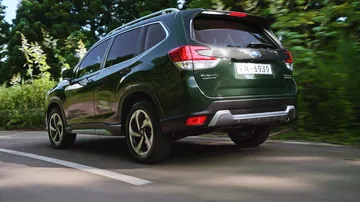 Subaru Forester 2022 10 Exterior 34 Trasera Dinamica 1