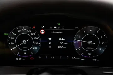 Vista detallada del cuadro de instrumentos del Kia Sportage.