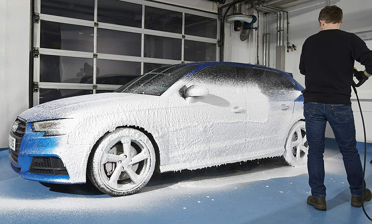 Sólo con espuma limpiadora puedes lavar el coche de verdad: 17 euros la espuma que en Amazon | Diariomotor