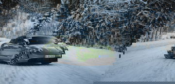 Portada Porsche Taycan Turbo S Sport Turismo Mamba Green 19