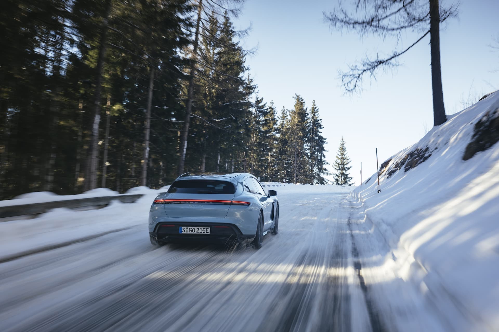 Prueba Porsche Taycan 4s Sport Turismo Frozen Blue 3