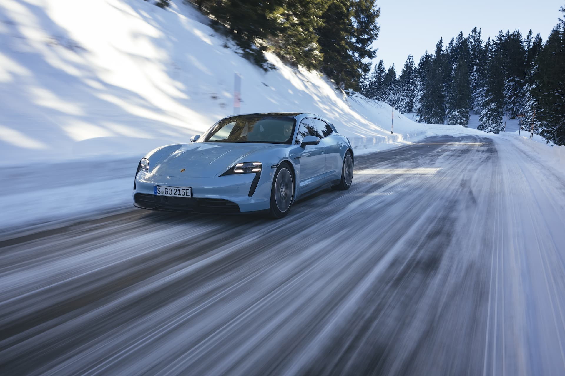 Prueba Porsche Taycan 4s Sport Turismo Frozen Blue 6