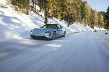 Prueba Porsche Taycan 4s Sport Turismo Frozen Blue 7
