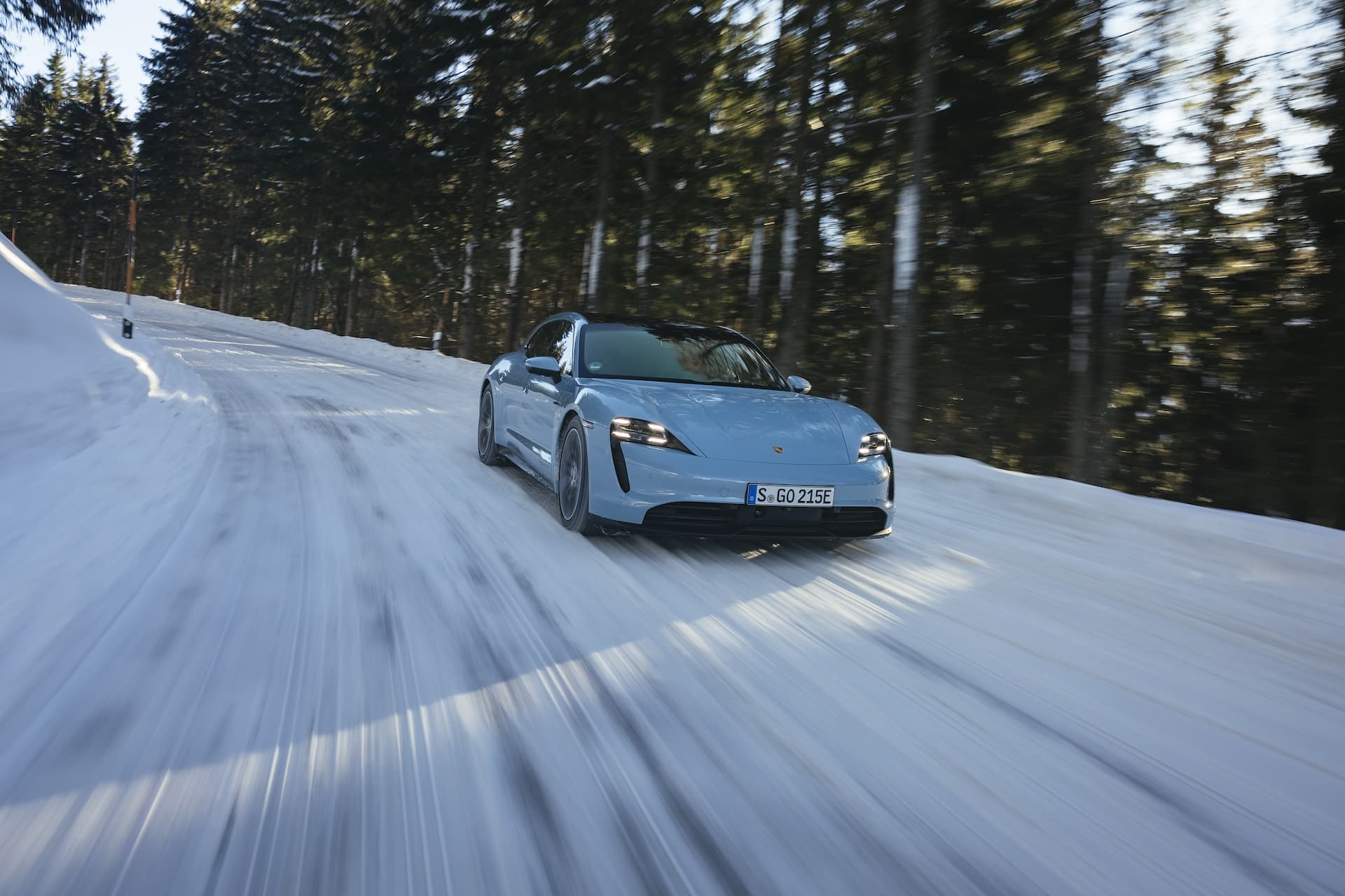 Prueba Porsche Taycan 4s Sport Turismo Frozen Blue 8