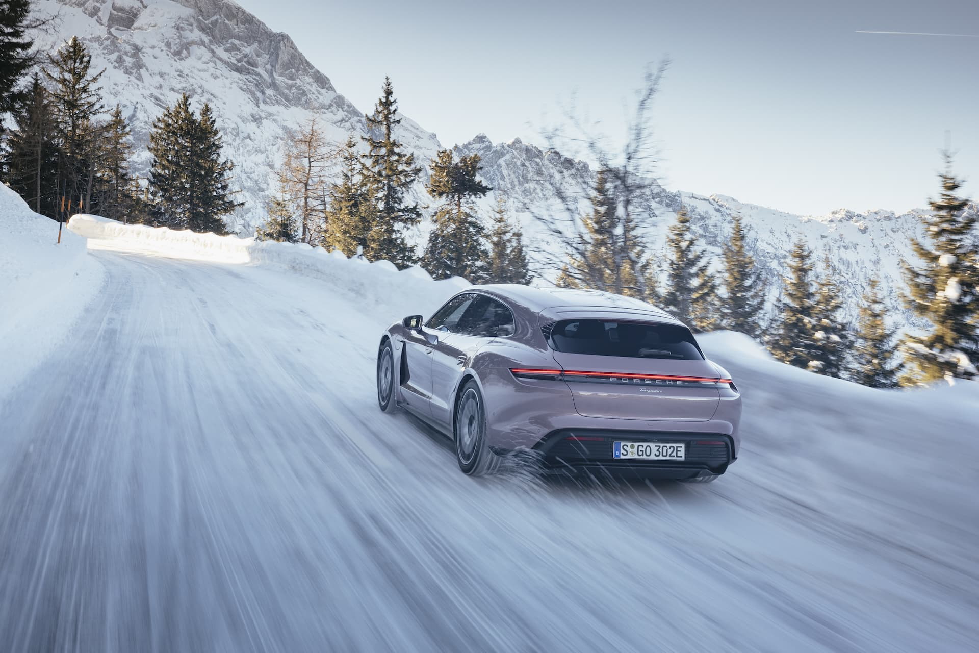 Prueba Porsche Taycan Sport Turismo Frozen Berry 10