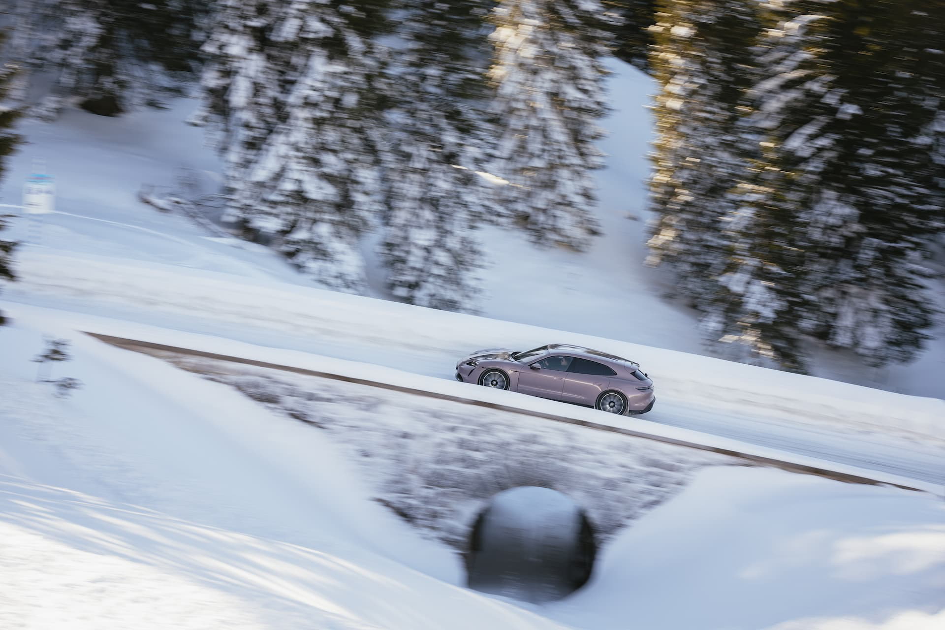 Prueba Porsche Taycan Sport Turismo Frozen Berry 13