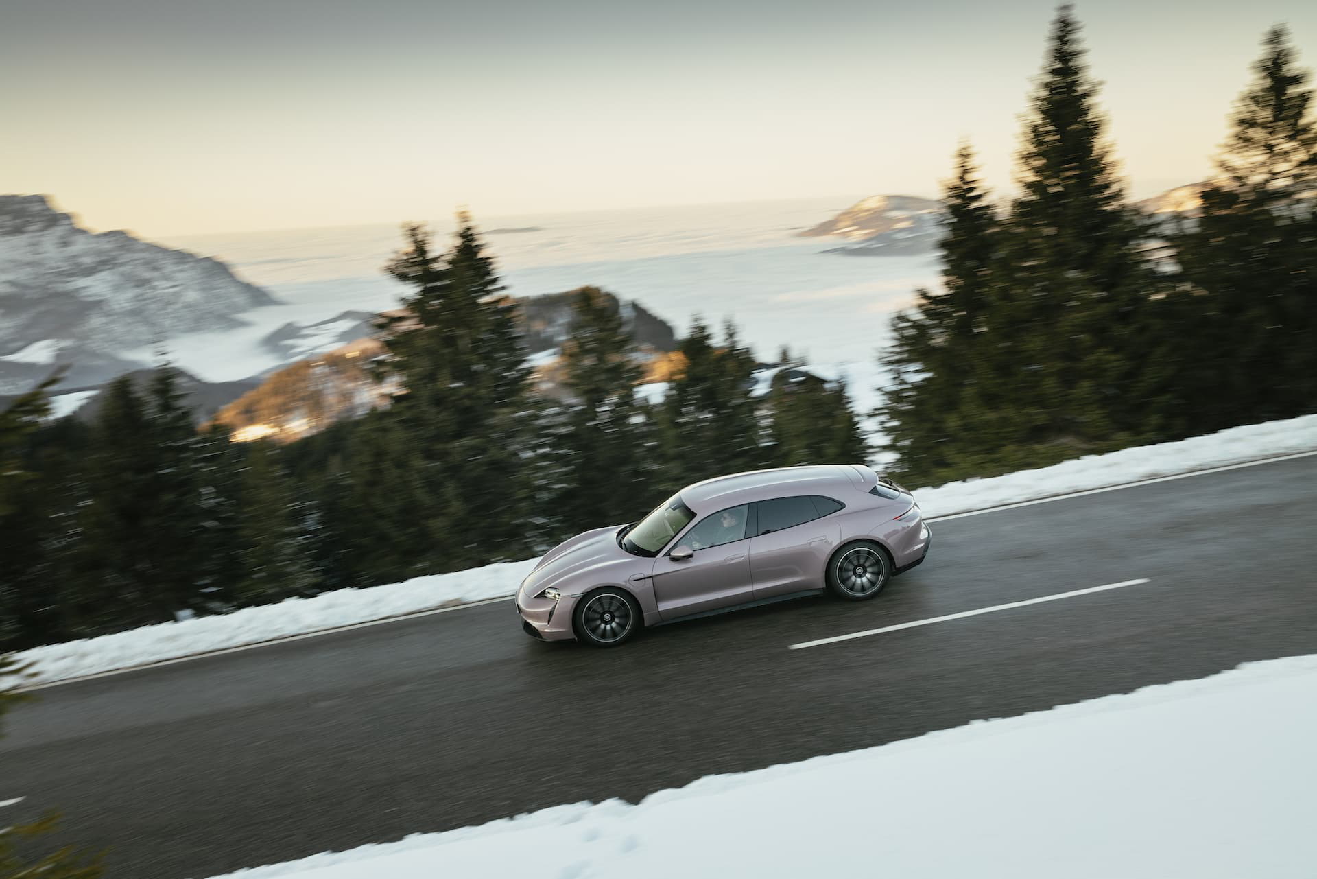Prueba Porsche Taycan Sport Turismo Frozen Berry 14