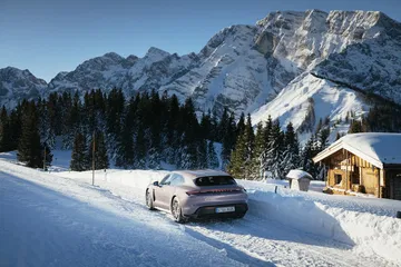 Prueba Porsche Taycan Sport Turismo Frozen Berry 17