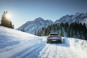 Prueba Porsche Taycan Sport Turismo Frozen Berry 18
