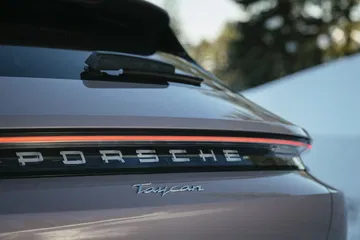 Prueba Porsche Taycan Sport Turismo Frozen Berry 20