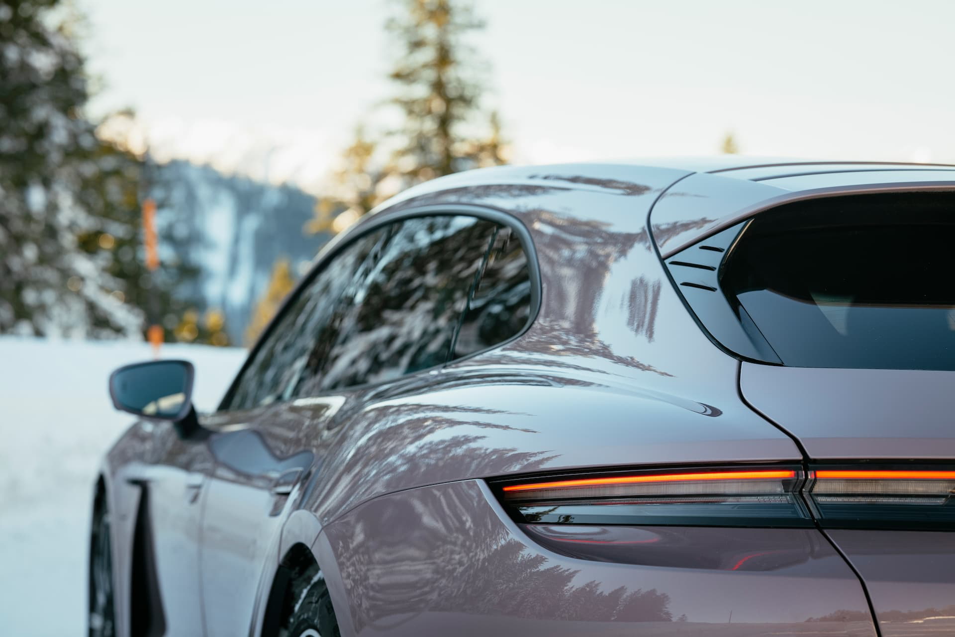 Prueba Porsche Taycan Sport Turismo Frozen Berry 21