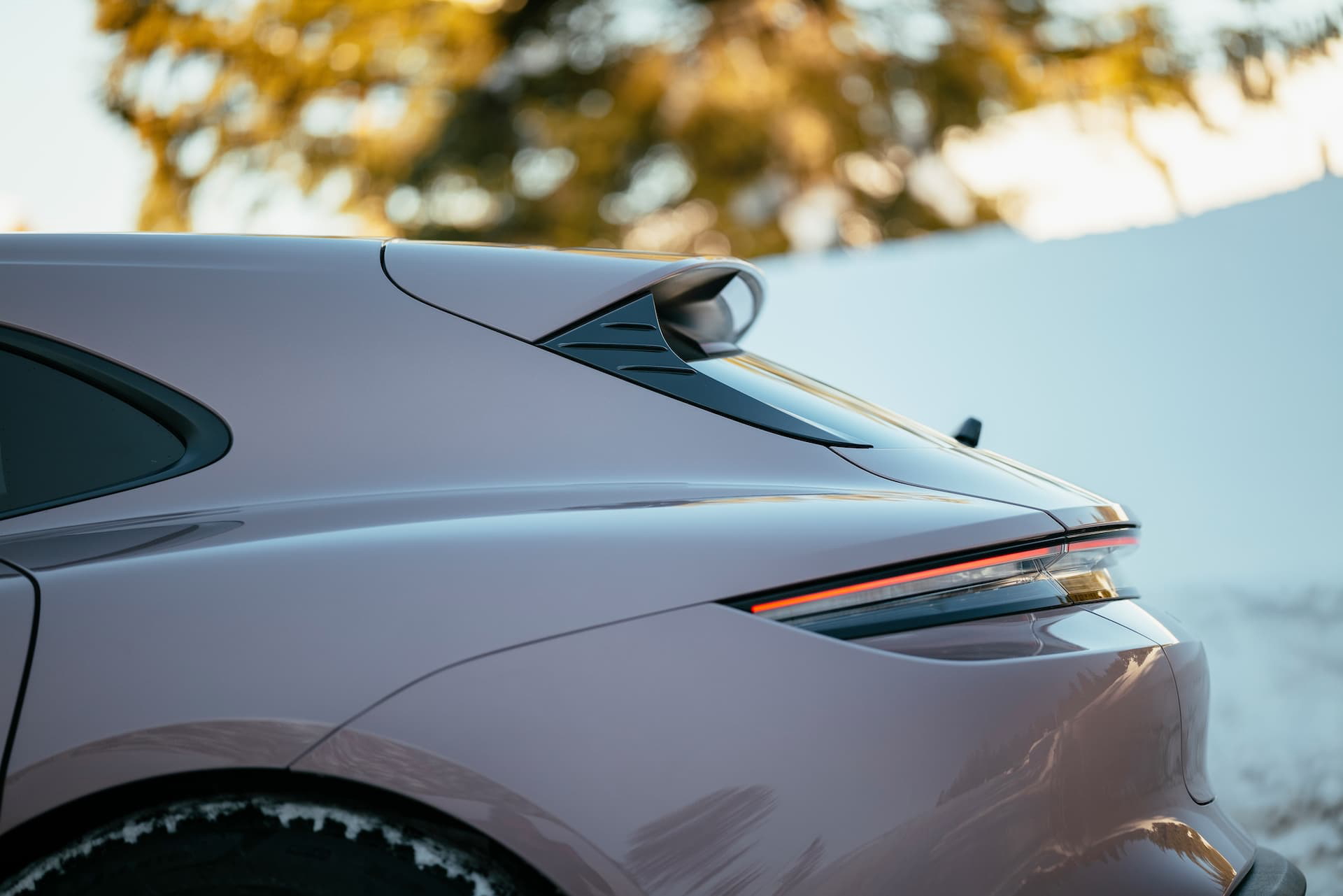 Prueba Porsche Taycan Sport Turismo Frozen Berry 24