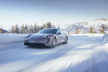Prueba Porsche Taycan Sport Turismo Frozen Berry 3