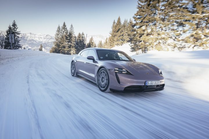 Prueba Porsche Taycan Sport Turismo Frozen Berry 5