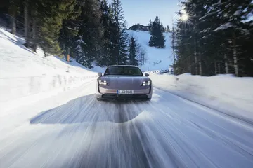 Prueba Porsche Taycan Sport Turismo Frozen Berry 6