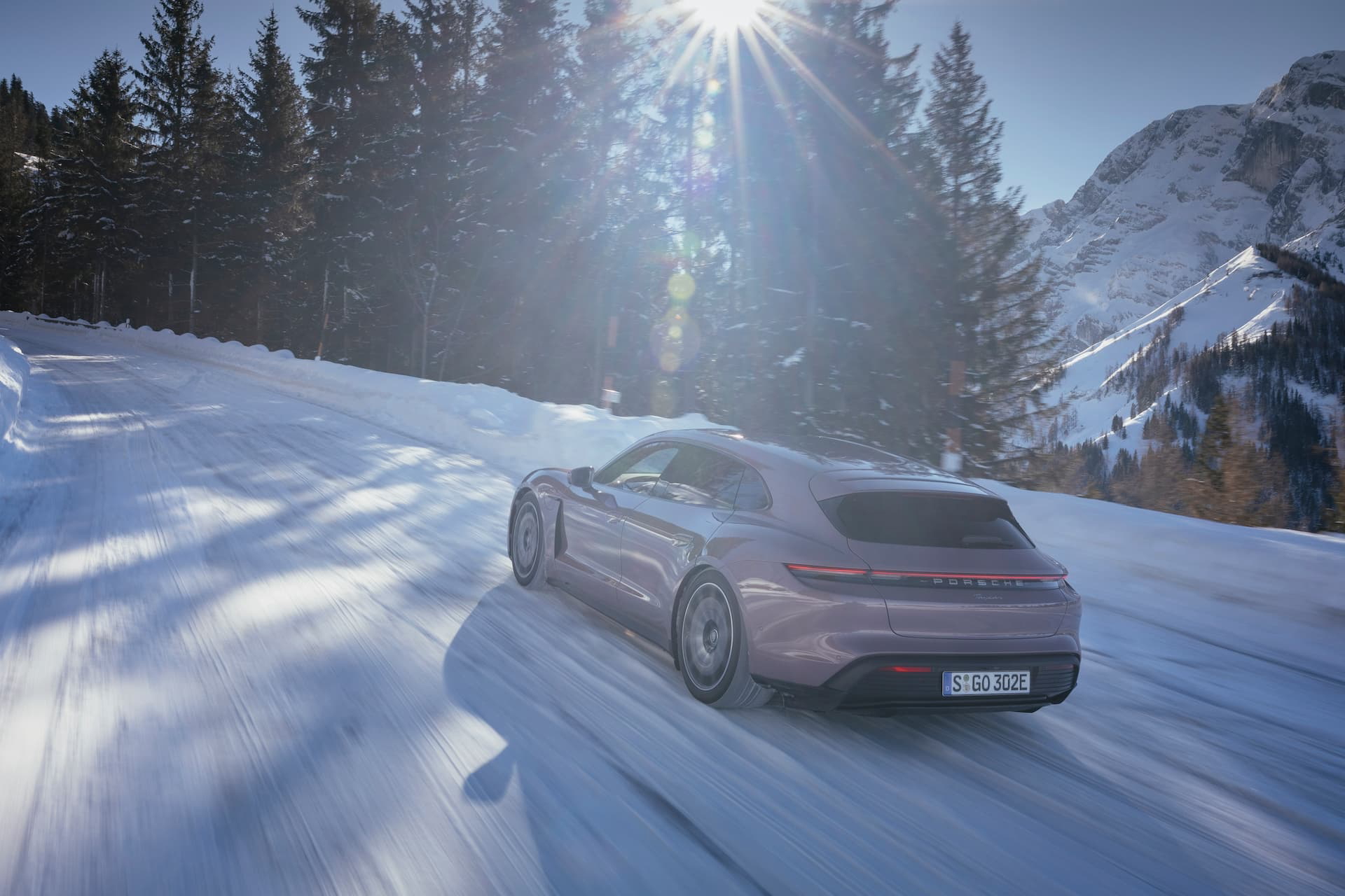 Prueba Porsche Taycan Sport Turismo Frozen Berry 8