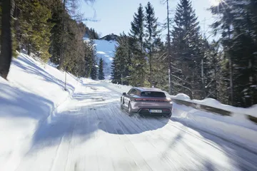 Prueba Porsche Taycan Sport Turismo Frozen Berry 9