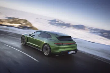Prueba Porsche Taycan Turbo S Sport Turismo Mamba Green 1