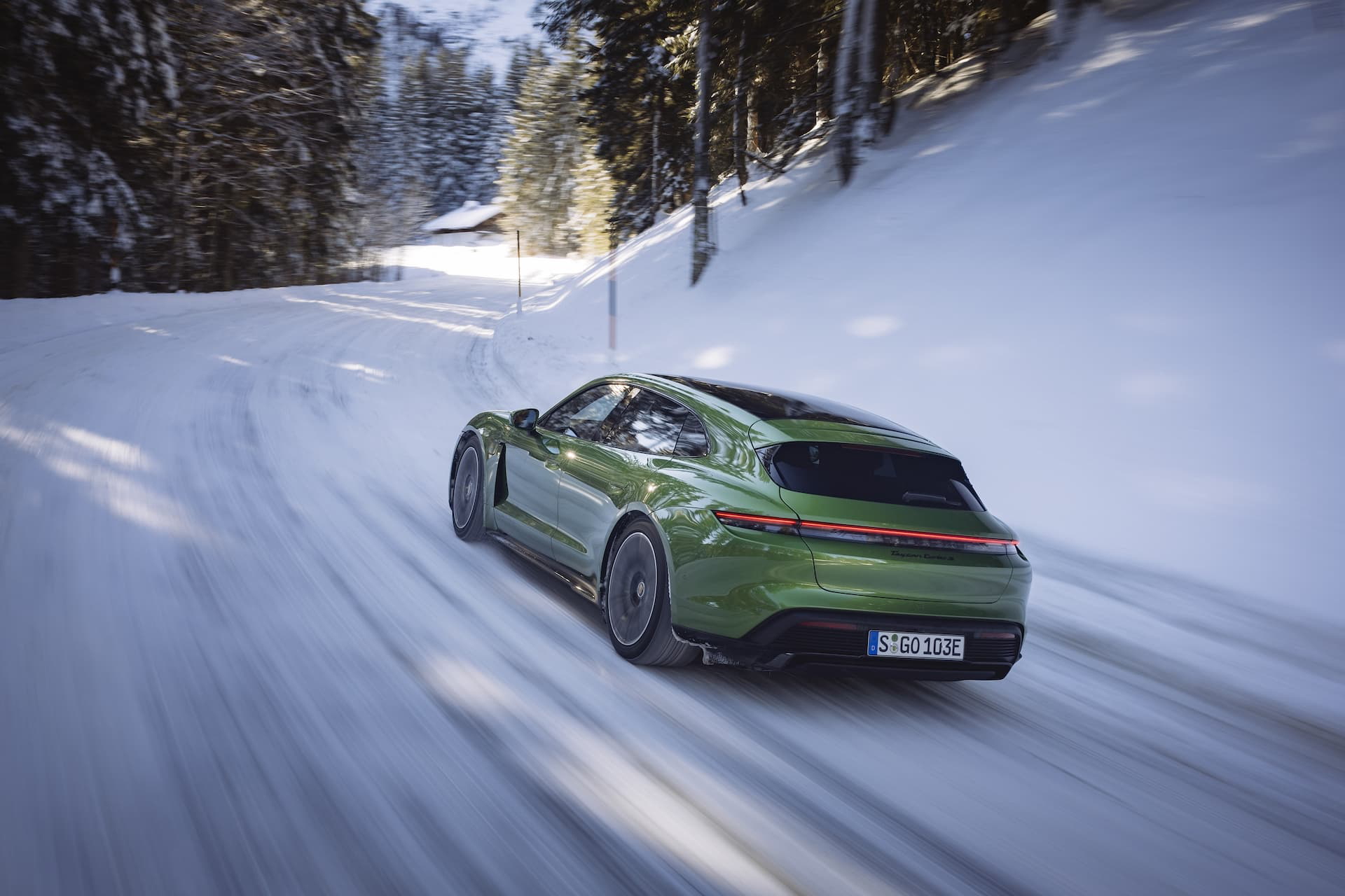 Prueba Porsche Taycan Turbo S Sport Turismo Mamba Green 11